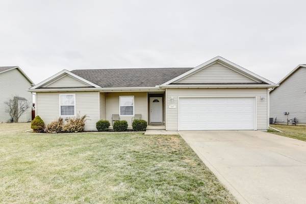 207 Bryce LN, Tolono, IL 61880