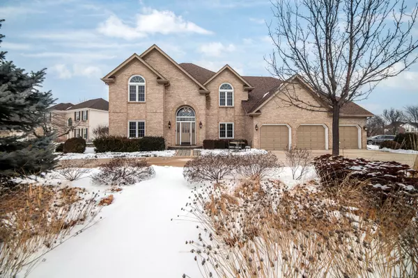 1442 Frenchmans Bend DR, Naperville, IL 60564