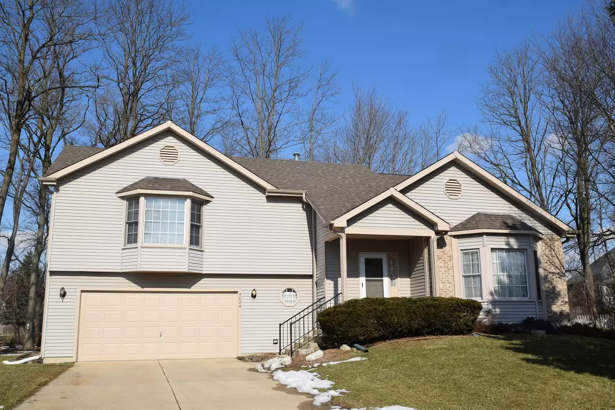 Mchenry, IL 60050,4824 Barnwood CT