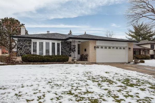 1306 IROQUOIS LN, Darien, IL 60561