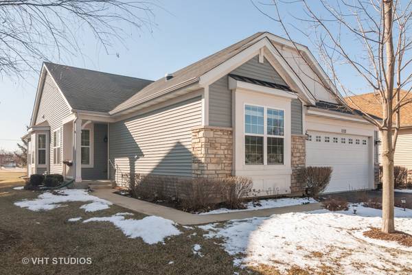 1112 Heathrow LN, Aurora, IL 60502