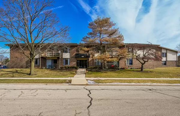 456 Raintree CT #2A, Glen Ellyn, IL 60137