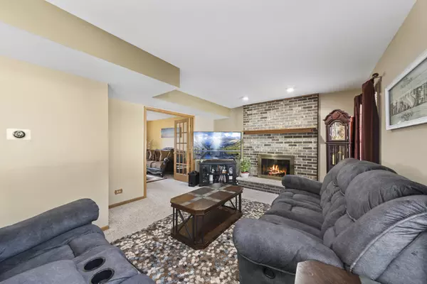 Naperville, IL 60563,1615 Terri CIR