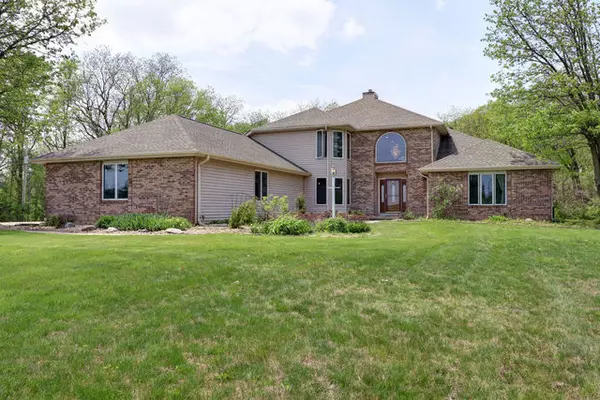 2661 CR 350 E, Mahomet, IL 61853