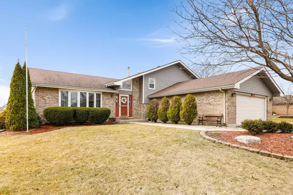 12133 Black Pine TRL, Homer Glen, IL 60491