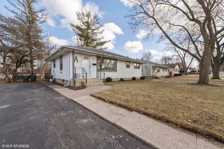 57 S Lincoln AVE, Mundelein, IL 60060