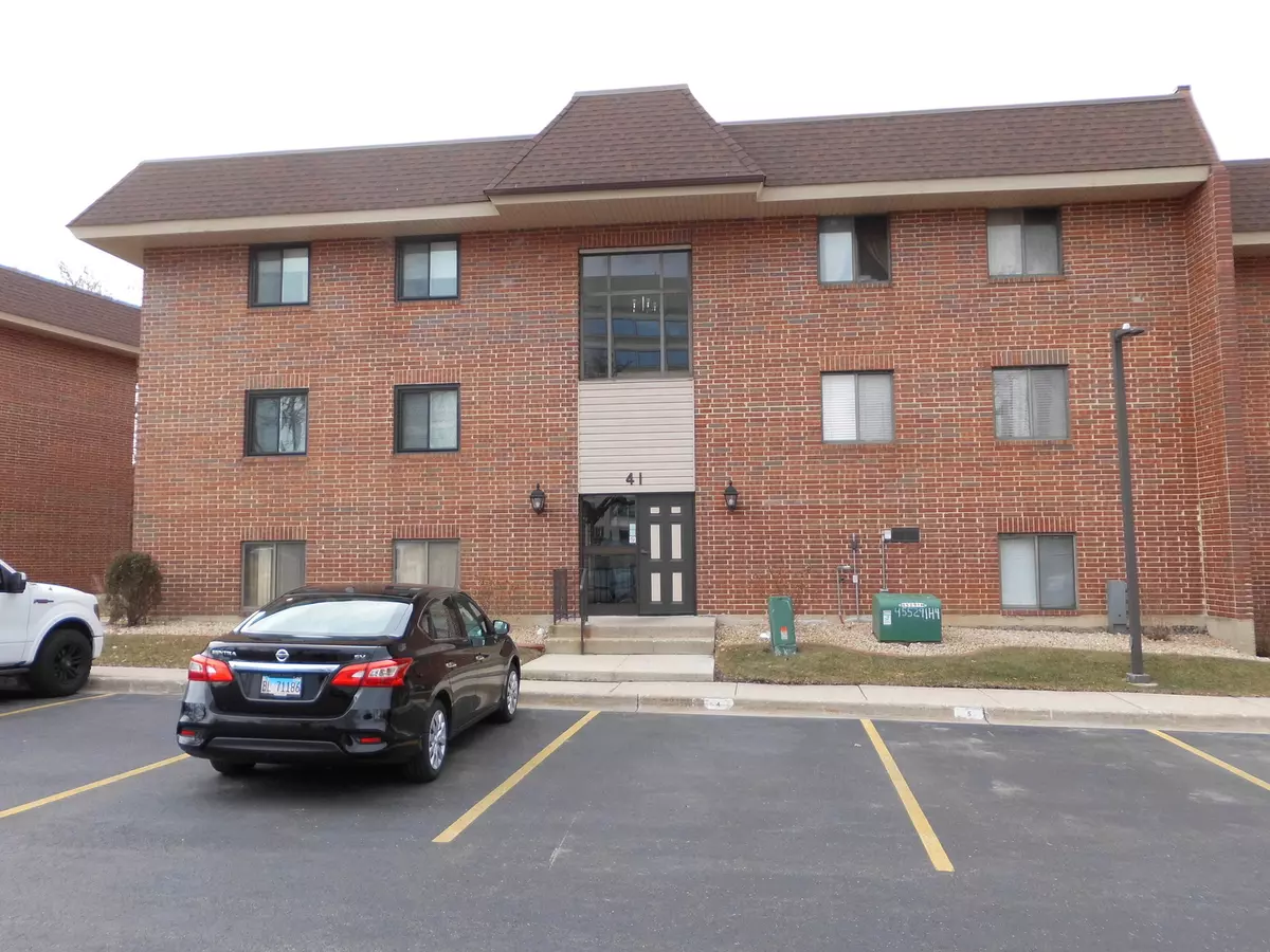 Lombard, IL 60148,41 E JANATA BLVD #2A