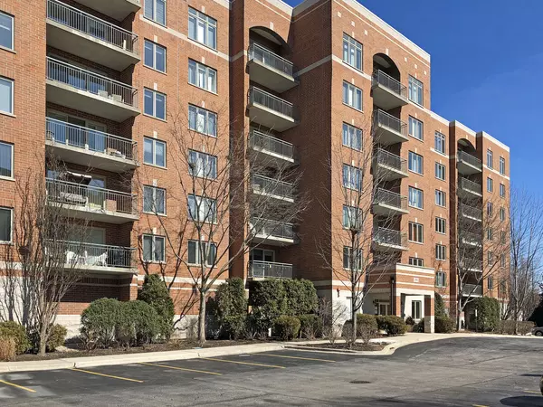 370 S Western AVE #410, Des Plaines, IL 60016