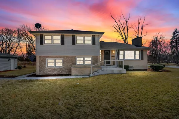 319 55th PL, Downers Grove, IL 60516