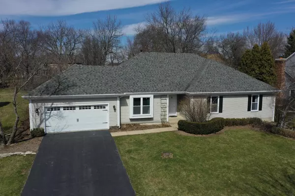 70 Indian Hill TRL, Crystal Lake, IL 60012