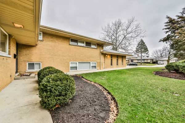 Lincolnwood, IL 60712,6924 N Kenneth AVE