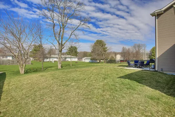 Mahomet, IL 61853,607 N Redbud DR