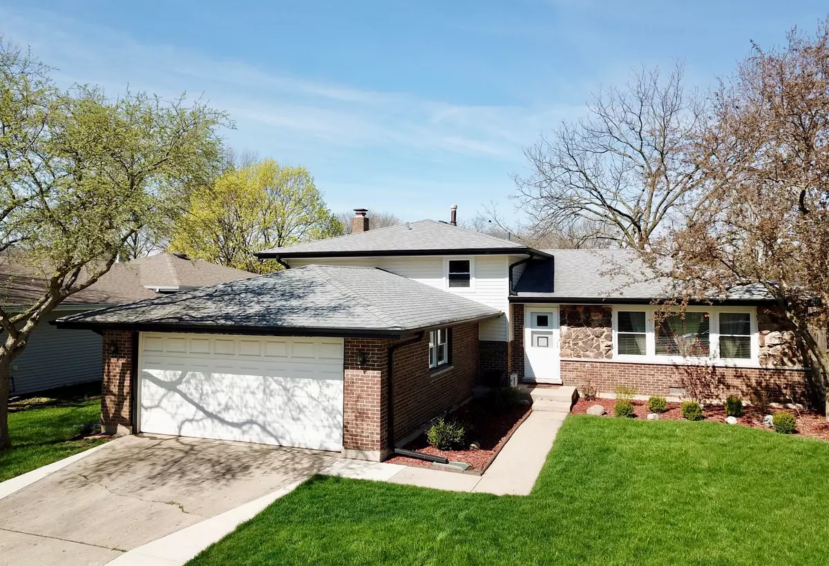 Arlington Heights, IL 60004,1810 W SPRING RIDGE DR