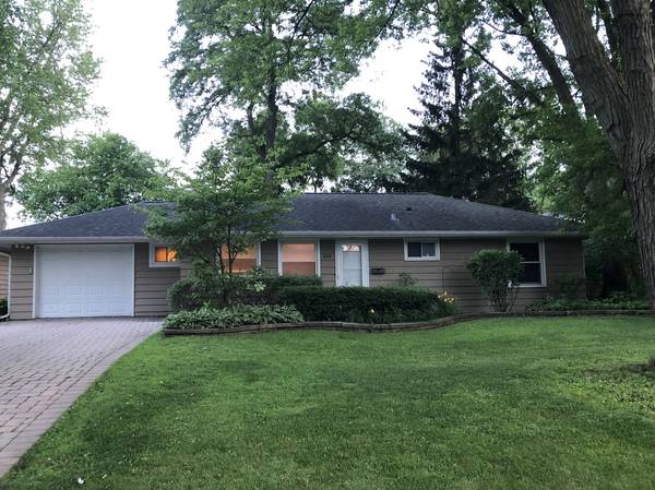 630 Deerpath RD, East Dundee, IL 60118