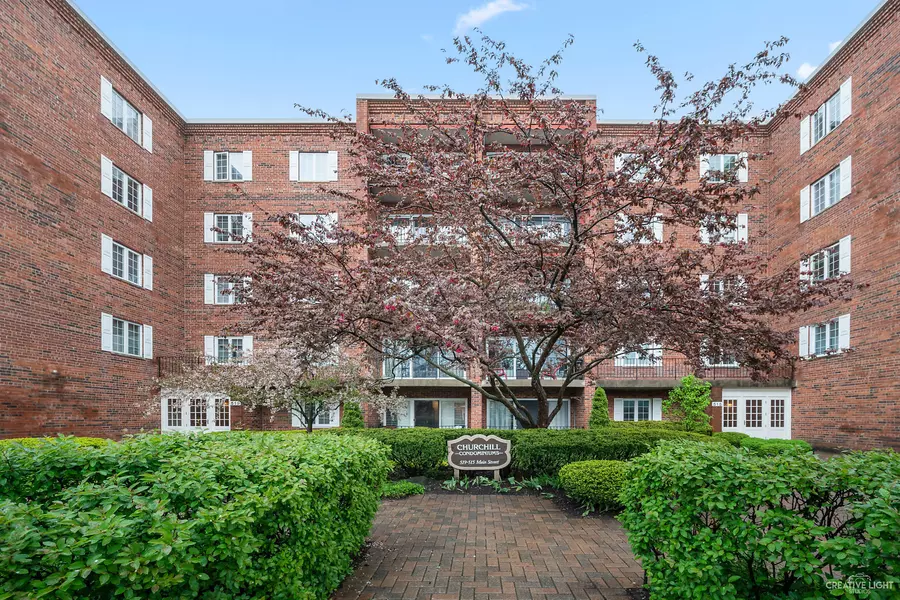 515 N Main ST #1ES, Glen Ellyn, IL 60137