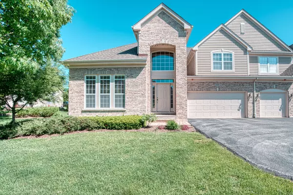 800 STONE CANYON CIR, Inverness, IL 60010