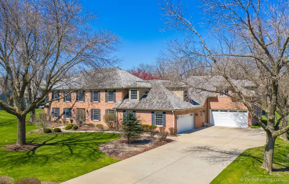 126 Schooner LN, Lake Barrington, IL 60010