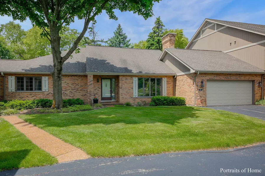 83 Country Club DR, Bloomingdale, IL 60108