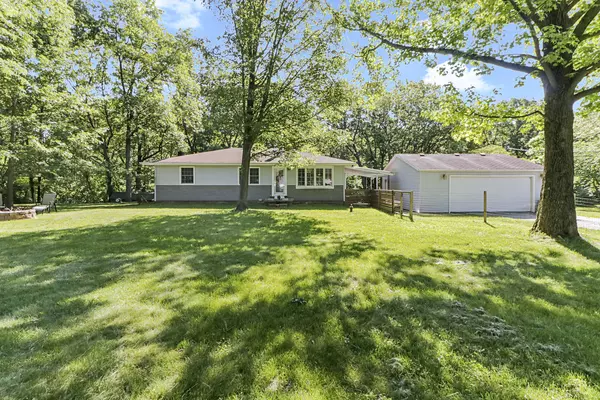 505A CR 2500 N, Mahomet, IL 61853