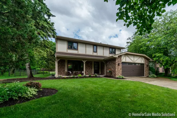 720 Chateaugay AVE, Naperville, IL 60540