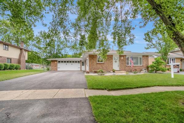 602 Chestnut LN, Beecher, IL 60401