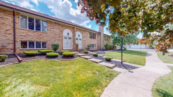 Orland Park, IL 60462,7322 W 152nd PL #16