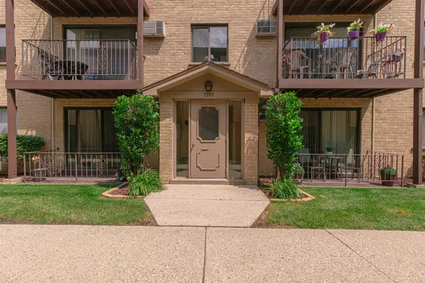 7202 W WRIGHTWOOD AVE #3S, Elmwood Park, IL 60707