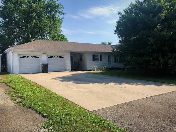 506 W Austin ST, Tolono, IL 61880