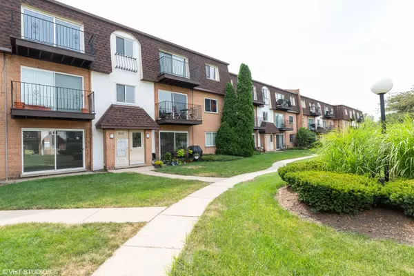 9476 Bay Colony DR #3S, Des Plaines, IL 60016