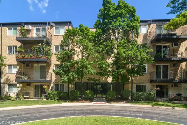 1215 N Waterman AVE #3D, Arlington Heights, IL 60004