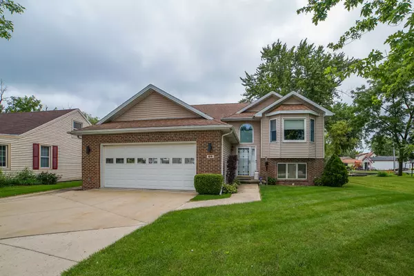 69 W Fifth ST, Manteno, IL 60950