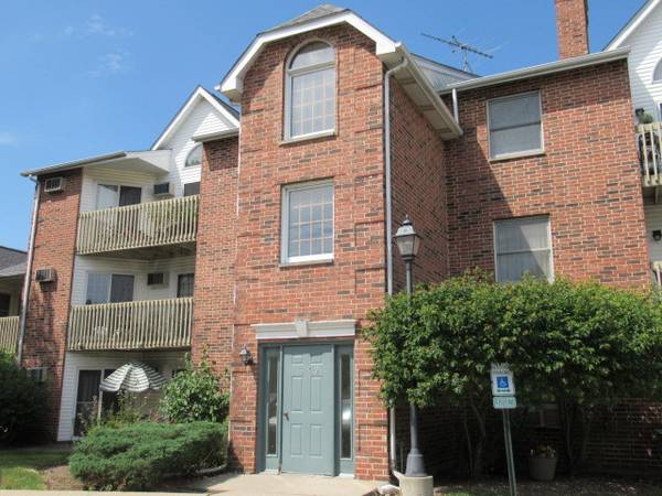 1362 Cunat CT #2A, Lake In The Hills, IL 60156