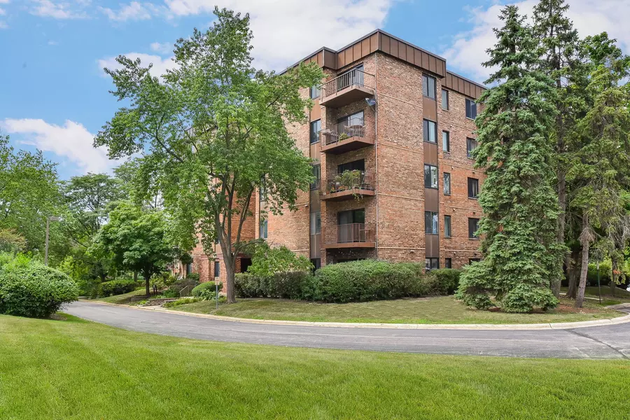 420 Walnut Creek LN #3204, Lisle, IL 60532