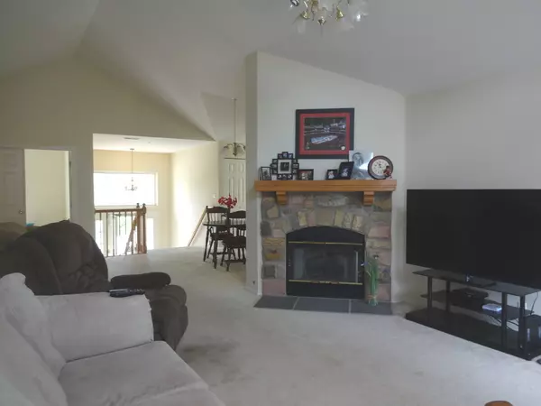 Bartlett, IL 60103,1611 Camberley CT #2