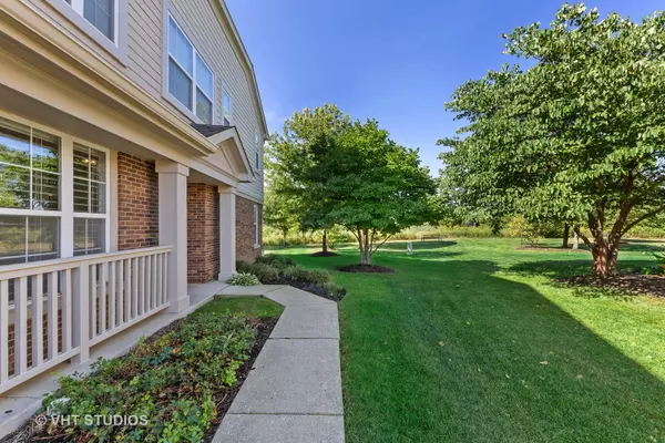 Vernon Hills, IL 60061,461 Saddlebrook LN #461