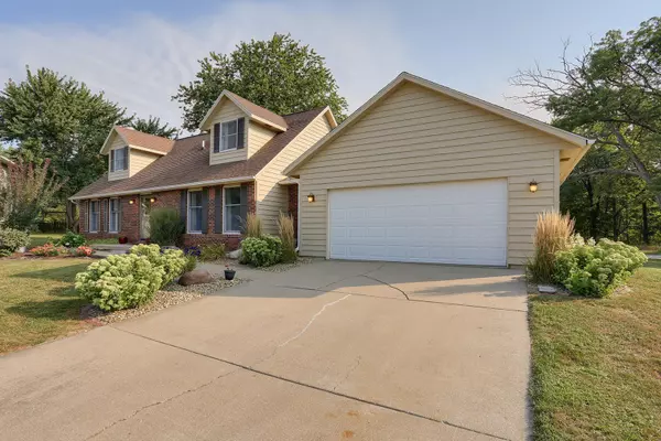 Mahomet, IL 61853,1002 N Garden CT