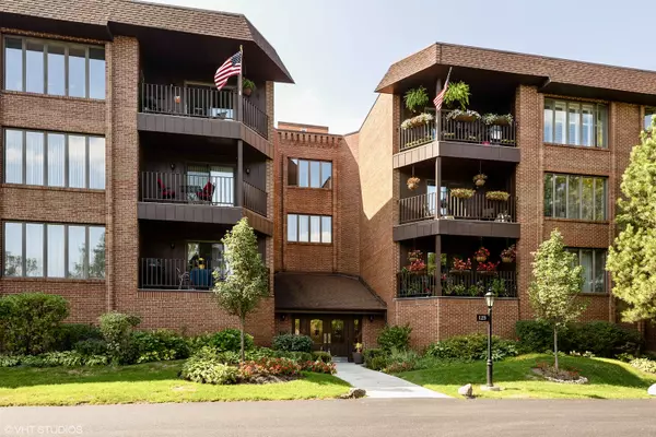 125 Boardwalk PL #202, Park Ridge, IL 60068