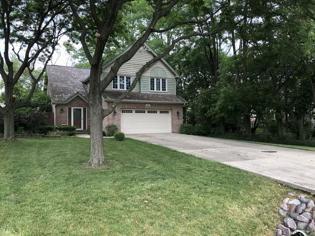 Downers Grove, IL 60516,8304 Millbrook DR