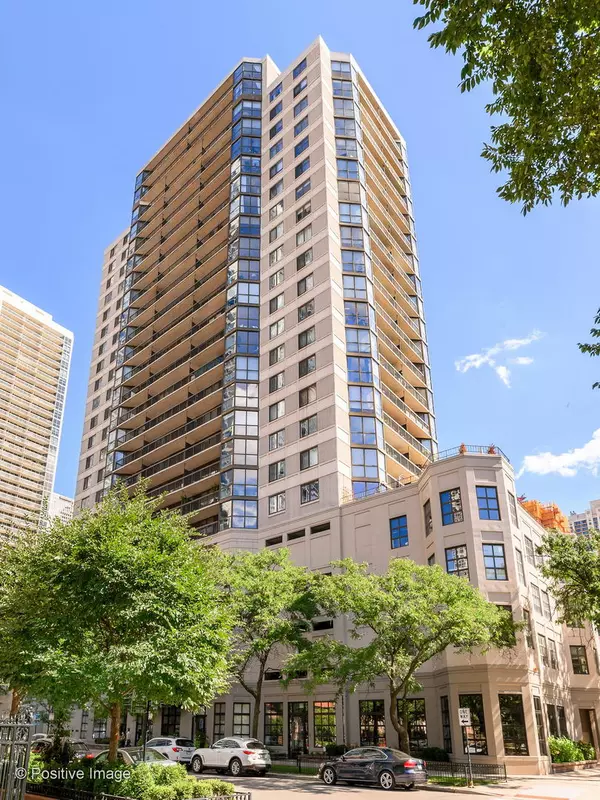 33 W Delaware PL #11C, Chicago, IL 60610