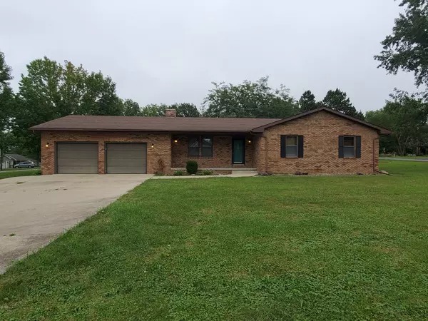 1617 W Hickory DR, Mahomet, IL 61853