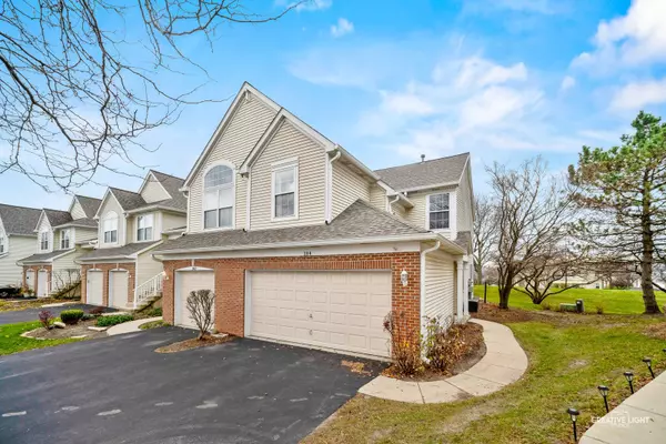 184 Hidden Pond CIR, Aurora, IL 60504