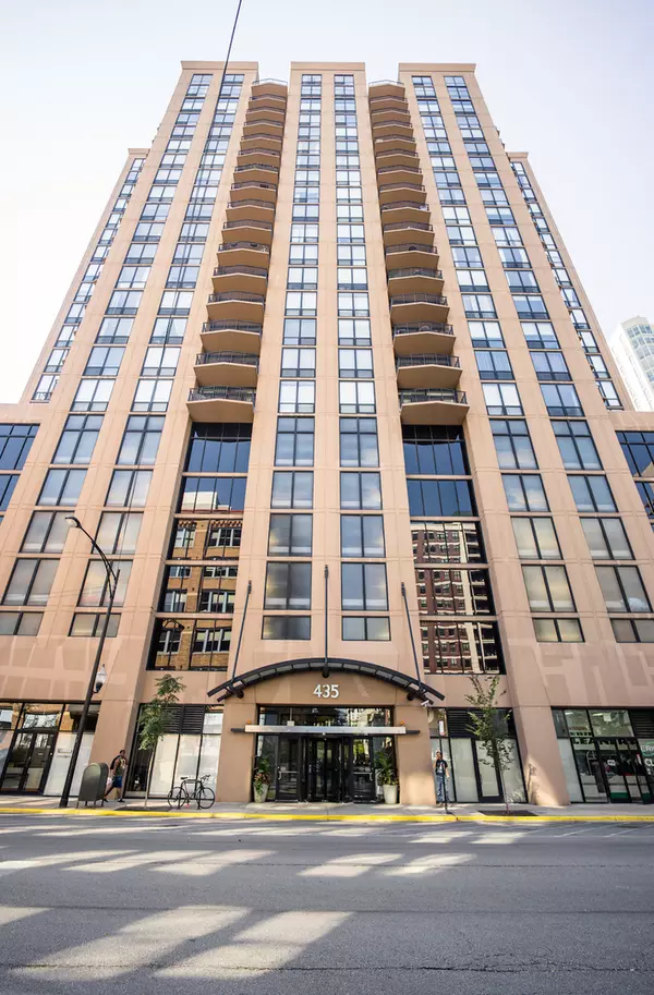 435 W ERIE ST #904, Chicago, IL 60610