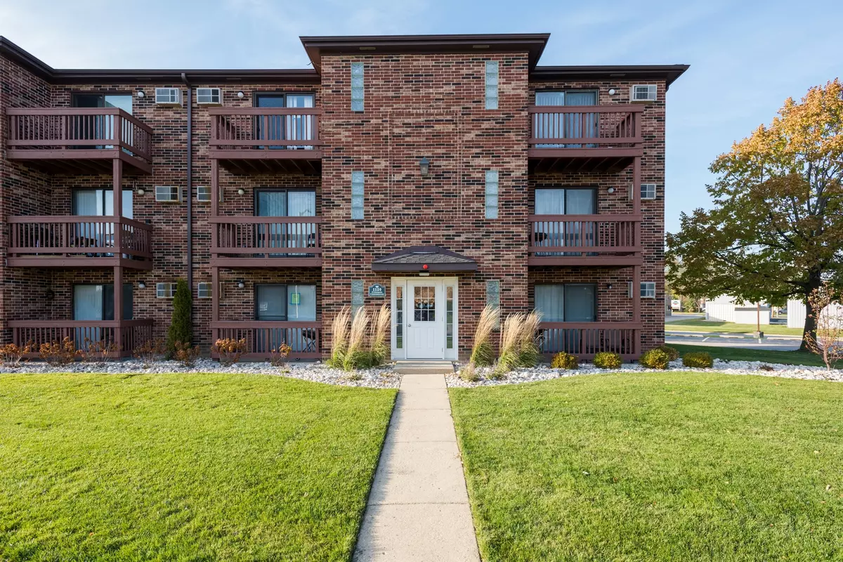 Glendale Heights, IL 60139,1150 CEDAR AVE #2A