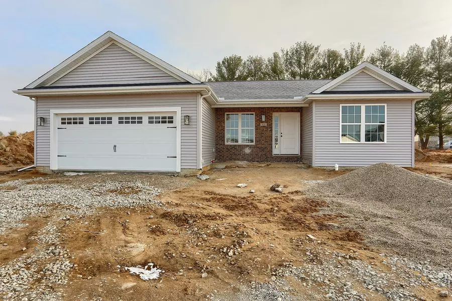 414 Red Bud DR, Mahomet, IL 61853