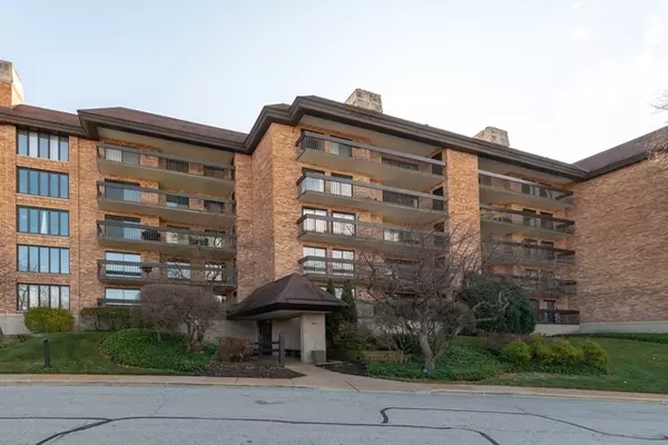 3801 Mission Hills RD #312, Northbrook, IL 60062