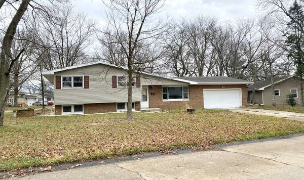 1401 Kenneth DR, Rantoul, IL 61866