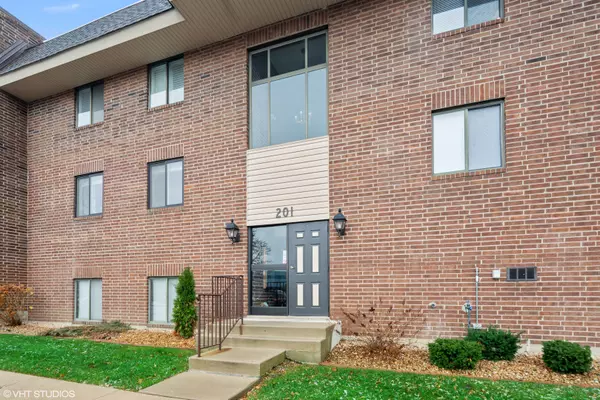 201 E Janata BLVD #2A, Lombard, IL 60148