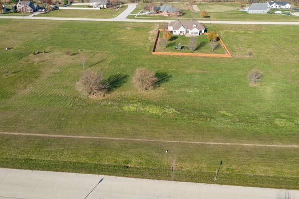 1010 Prairie View DR, Somonauk, IL 60552