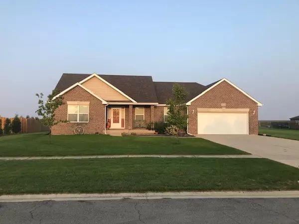 525 Feather LN, Leland, IL 60531