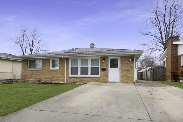 2109 Linden AVE, Waukegan, IL 60087